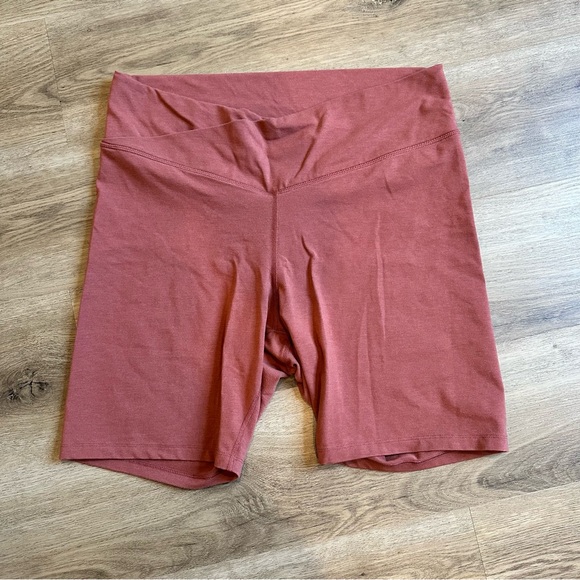 Old Navy Pants - OLD NAVY Cross Waist Bike Shorts Size XL